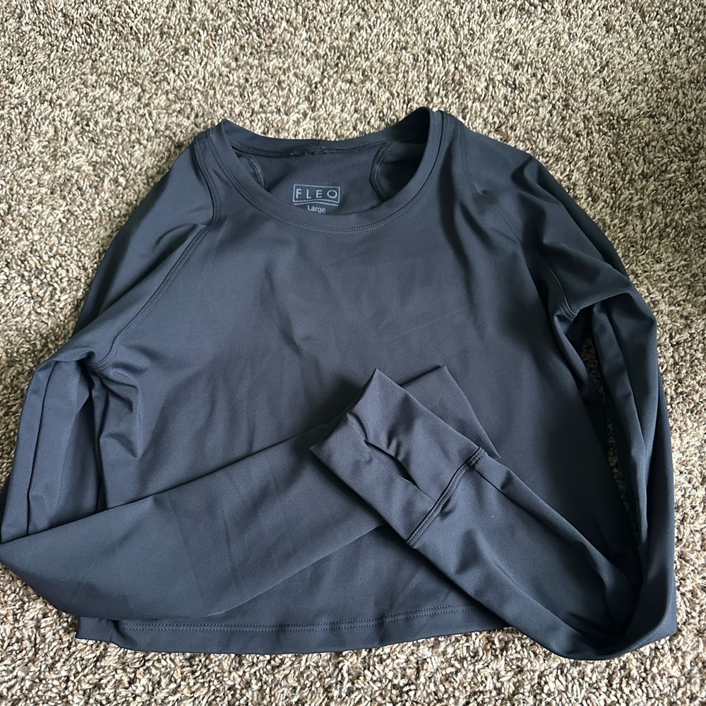 Fleo crop foundation long sleeve